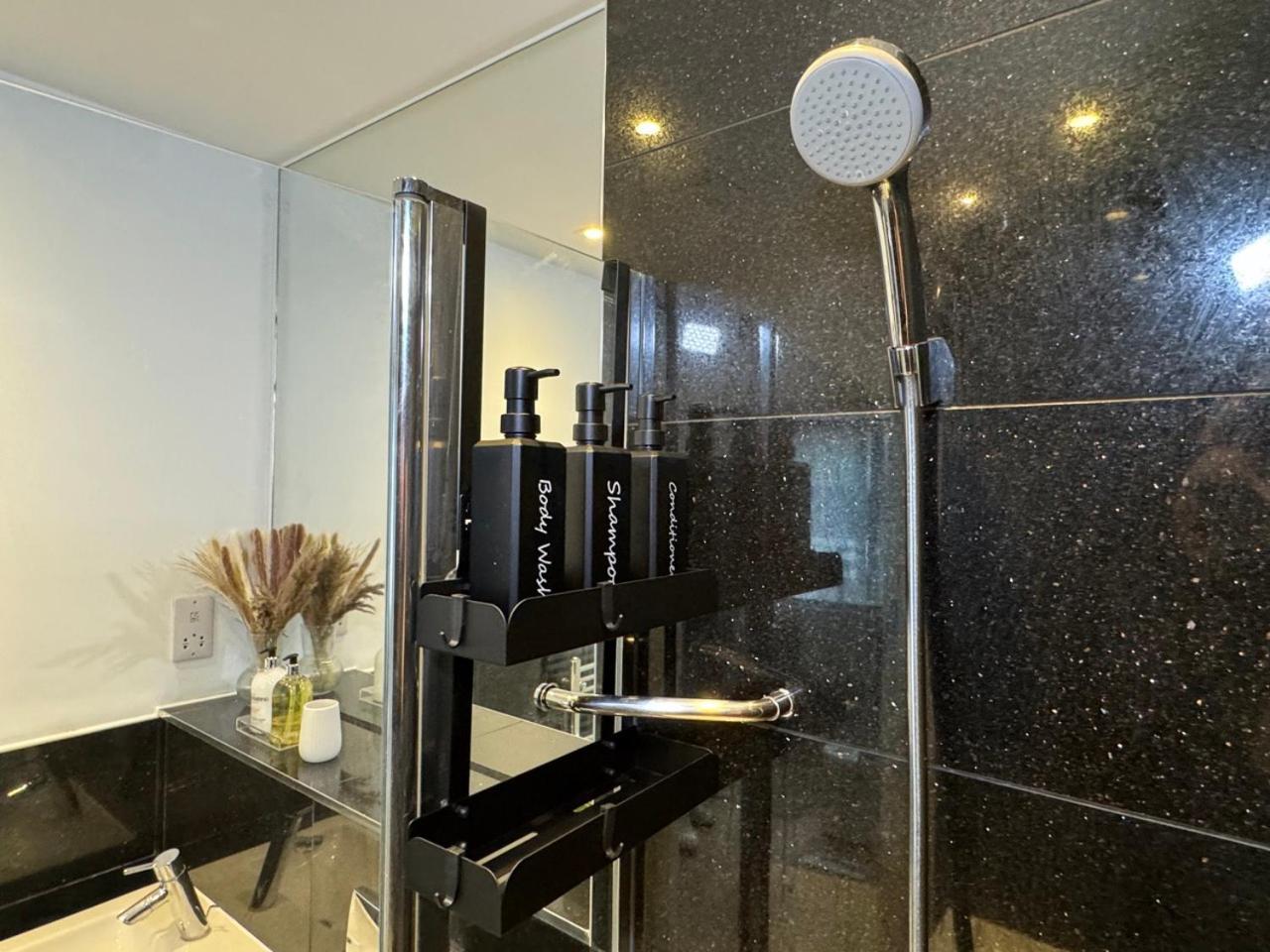 Luxury 2 Bedroom Apartment In Central Croydon With Free Parking Ngoại thất bức ảnh