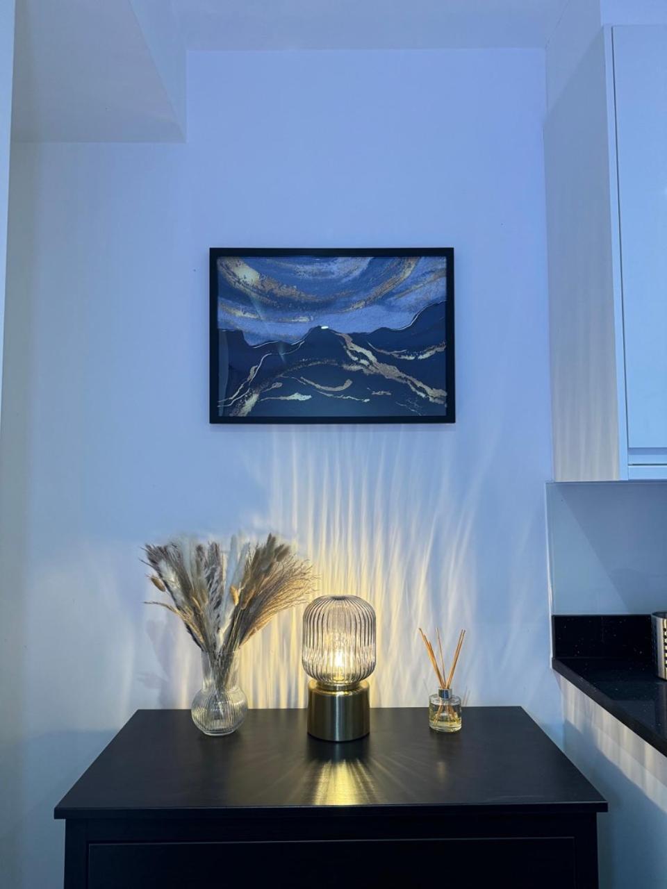 Luxury 2 Bedroom Apartment In Central Croydon With Free Parking Ngoại thất bức ảnh